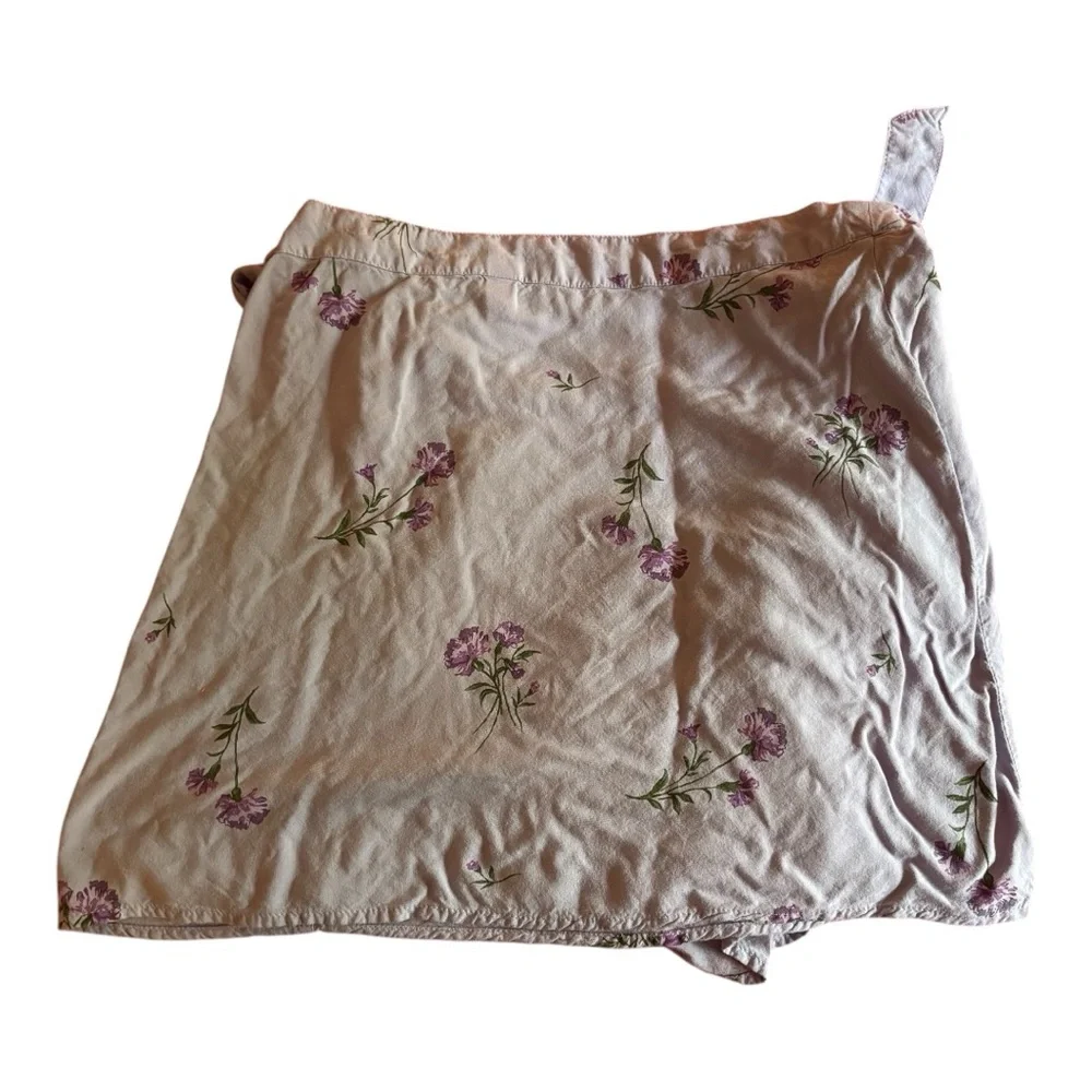 BP. Purple Floral Wrap Mini Skirt Flowy & Feminine Size Large - Picture 5 of 6